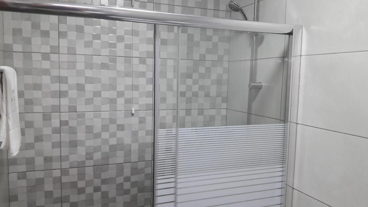 Single Room,999326199:JPEG